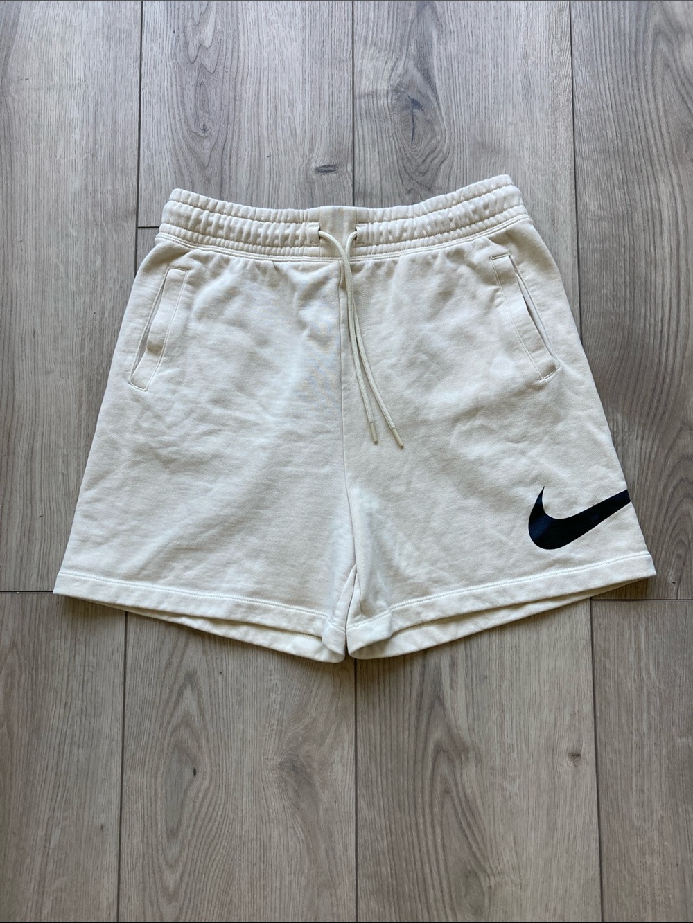 Nike Jogger Shorts Women’s Medium Cream Summer Run Beach Casual